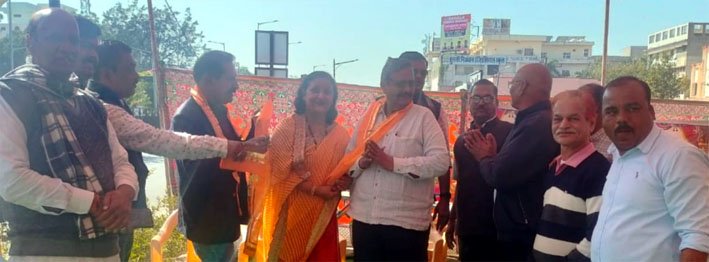 100 फीट रोड मित्र मंडल का मकर संक्रांति कार्यक्रम संपन्न