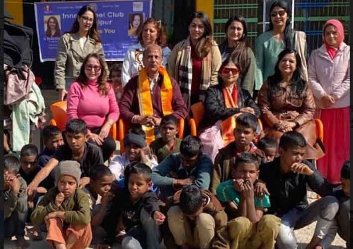 इनरव्हील क्लब के 100 वें स्थापना दिवस पर 5 प्रकार के 100-100 आइटम वितरीत