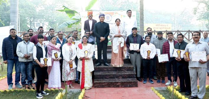 राजसमंद  : पंचायती राज कार्मिकों को गणतंत्र दिवस पर किया सम्मानित