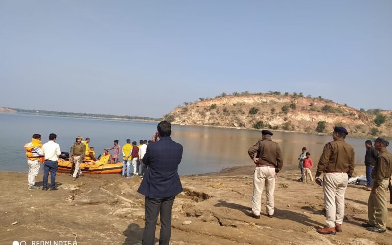 डूंगरपुर : अवैध खनन पर कड़ा प्रहार, 8 नावें और लगभग 400 टन बजरी जब्त