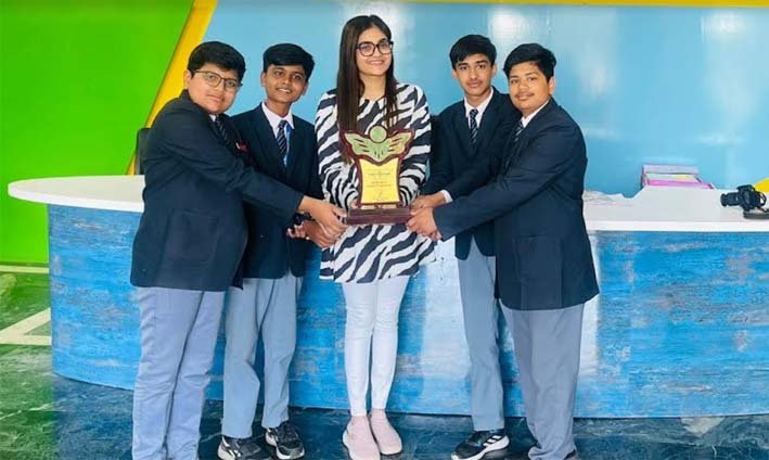 नीरजा मोदी स्कूल उन्नति 2024 में प्रथम