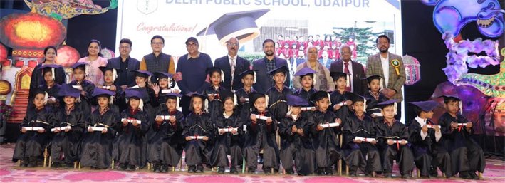 डी.पी.एस. उदयपुर में ग्रेजुऐशन डे का सफल समापन