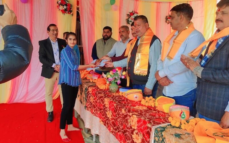 मावली गांव के बालिका स्कूल का वार्षिकोत्सव व पुरस्कार वितरण समारोह आयोजित