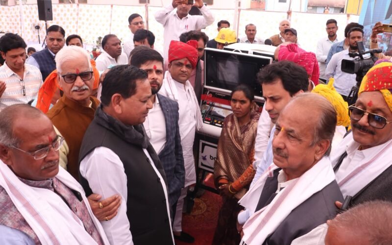 फतहनगर रेलवे स्टेशन का होगा कायाकल्प प्रधानमंत्री ने पुनर्विकास कार्य का वर्चुअली किया शिलान्यास