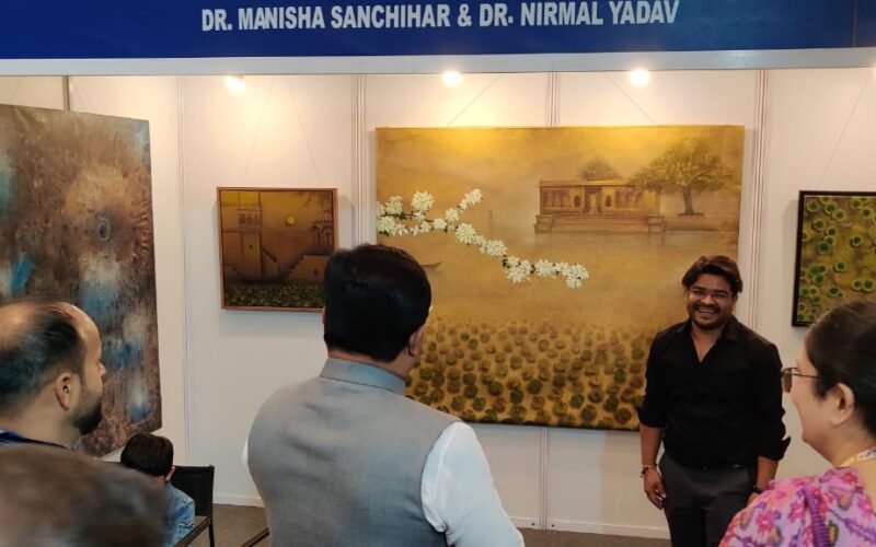 उदयपुर के कलाकारों की पेंटिंग की मुंबई में सजी प्रदर्शनी