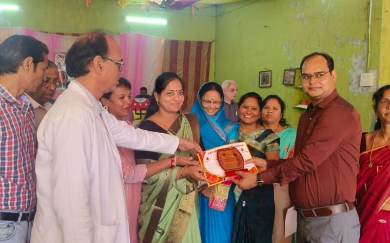  प्रतापगढ़ : यूनिवर्सल ह्यूमन राइट काउंसलिंग के बैनर तले रक्तदान शिविर का आयोजन सम्पन्न