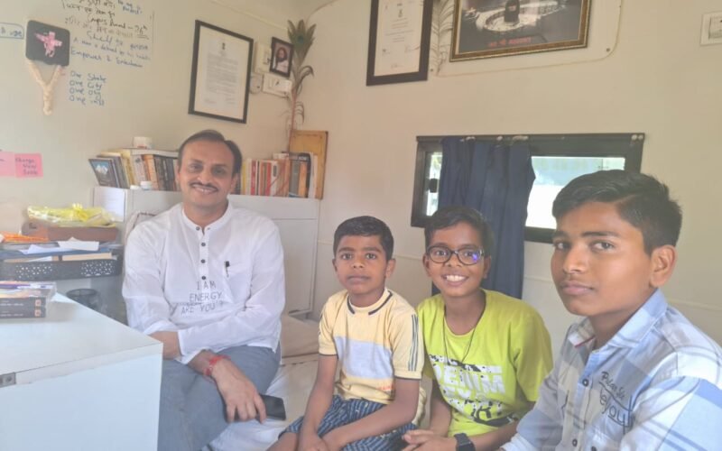 सौर ऊर्जा के माध्यम से देश ऊर्जा क्षेत्र में आत्मनिर्भर बन सकता हैं – सोलंकी