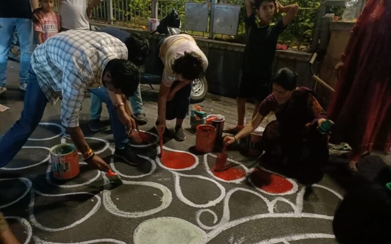 भारतीय नववर्ष : भगवा पताकाएं दे रहीं नववर्ष के आगमन का संदेश 