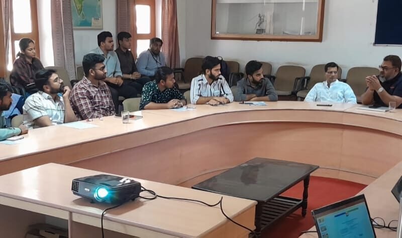 नदी नही भूलती अपना रास्ता व हुआ दुर्व्यहवार-रिवर मेन