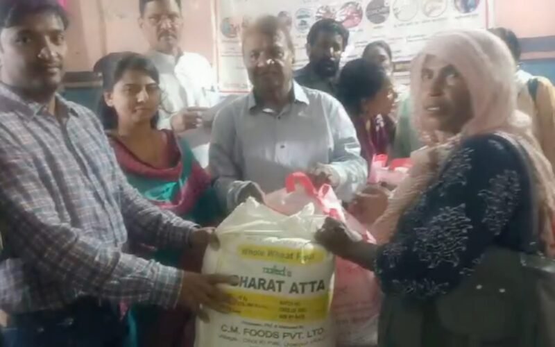 रमजान में चौथी बार खाद्य सामग्री वितरण, अब तक 700 लोगों को किया राशन सामग्री का वितरण    