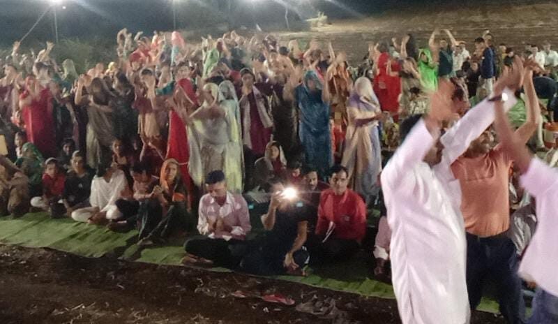 प्रतापगढ़  : दिव्य सुंदरकांड पाठ भक्त देर रात तक झुमे