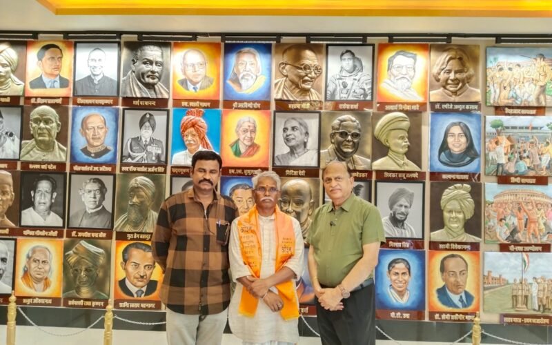 जनजाति क्षेत्रीय विकास मंत्री बाबूलाल खराड़ी ने नवलखा महल का अवलोकन किया