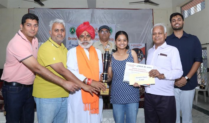 विधायक जैन व मीणा ने शतरंज खिलाड़ियों को किया पुरस्कृत