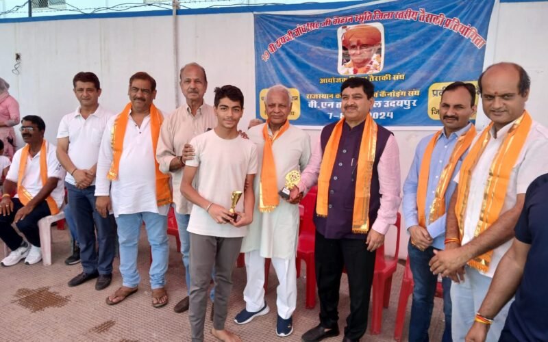 तैराक आरव चौबीसा जीता सिल्वर और ब्रॉन्ज