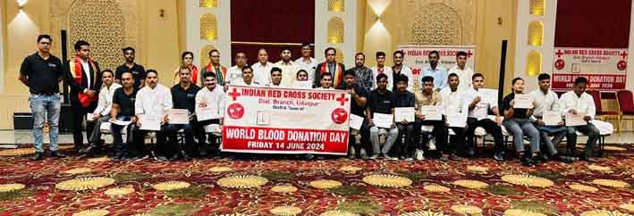 रक्तदान महादान है और एक पुनीत कार्य है हर व्यक्ति जीवन में रक्तदान जरूर करें-कलक्टर