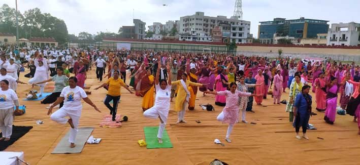 जिले भर में मनाया 10वां अंतर्राष्ट्रीय योग दिवस