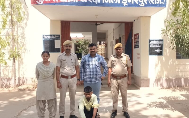  वृद्ध महिला के गले से सोने की चैन लूट के मामले का ईनामी आरोपी गिरफ्तार
