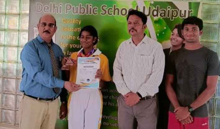 डी पी एस की आलिया ने तैराकी में जीता कांस्य