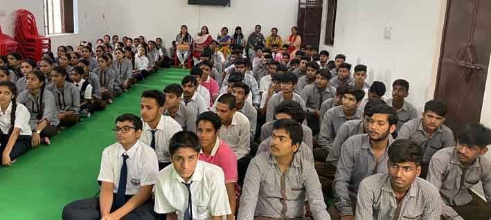 हैप्पी होम स्कूल में कारगिल विजय पर आयोजित हुआ कवि सम्मेलन