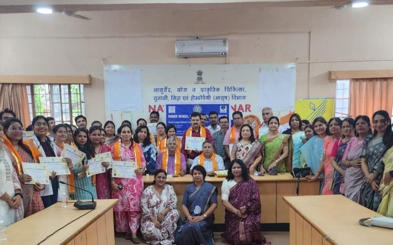 इनरव्हील दिवास ने 50 डॉक्टरों और 5 सीए का सम्मान कर मनाया डॉक्टर्स डे