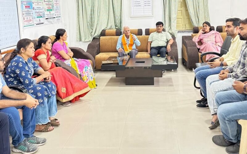 लेखा एवं सांख्यिकी विभाग में वर्षाजल संरक्षण पर डॉ जैन का व्याख्यान
