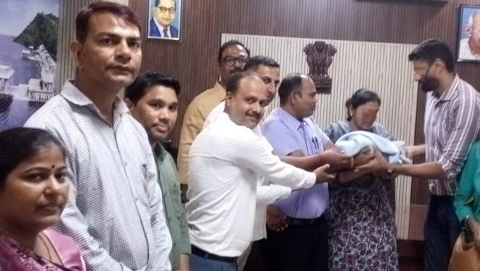 राजसमन्द; दत्तक ग्राही माता-पिता को सौंपी बेटी, खुशी का न रहा ठिकाना