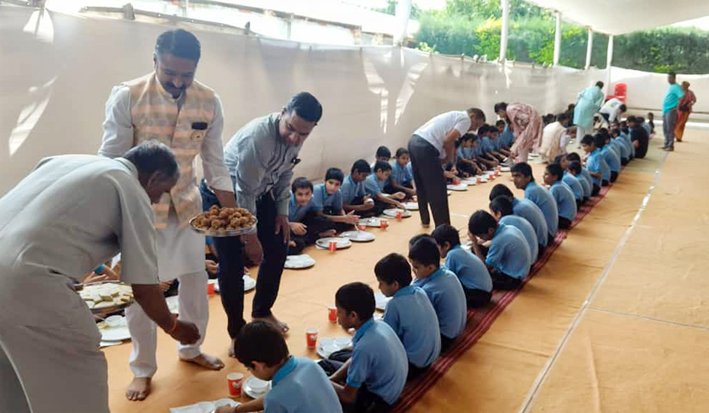 सप्त दिवसीय कार्यक्रम की श्रृंखला में सामूहिक जाप, लघु नाटिका, 500 एकासन एवं चिकित्सकीय शिविर का आयोजन