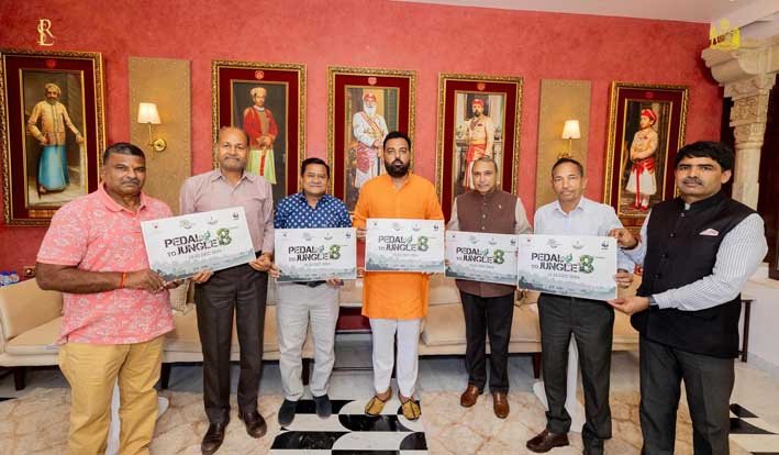 पैडल टू जंगल के आठवें संस्करण के पोस्टर का विमोचन