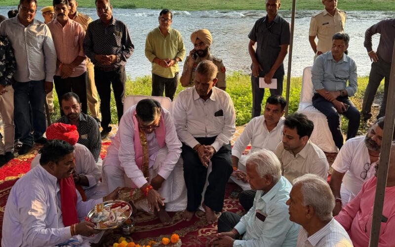 आयड़ नदी के छोर पर फेंसिंग कार्य शुरू