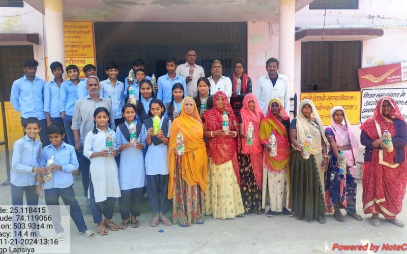 सीईओ बैरवा ने सुझाया तरीका: एक बोतल में बंद होती है अनेकों पॉलिथीन, प्रेरणा पाकर अब जिलेभर में जुटे लोग, प्लास्टिक से मुक्ति की ओर राजसमंद