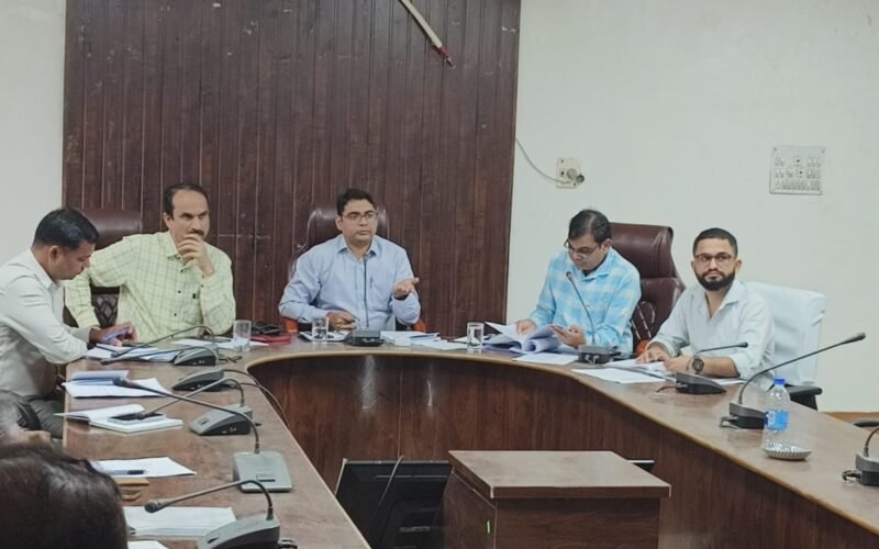 डूंगरपुर : परिणाम बिना किसी त्रुटि के समय पर घोषित किए जाएं-जिला निर्वाचन अधिकारी