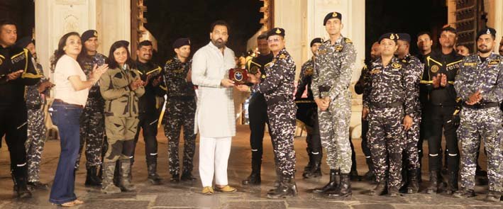 सरहद से समंदर मोटरसाइकिल रैली पहुंची झीलों की नगरी
