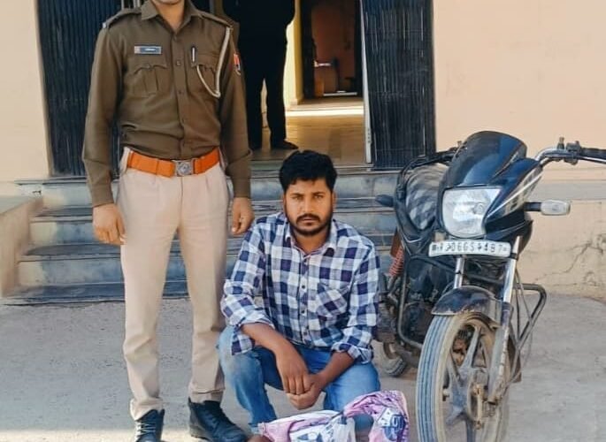 चित्तौड़गढ़ जिले में थाना पारसोली पुलिस की कार्रवाई : पांच हजार रुपये का ईनामी बदमाश गिरफ्तार