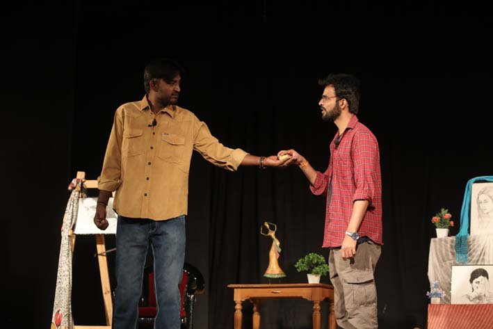 पति एवं प्रेमी के संवादों ने किया भावविहल