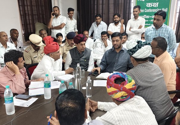 भीलवाड़ा:जिला कलेक्टर ने जनसुनवाई कर परिवादियों की समस्याओ का किया निस्तारण