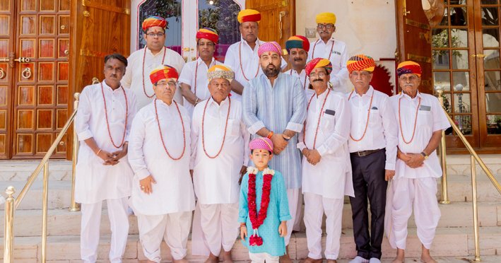 डॉ. लक्ष्यराज सिंह मेवाड़ ने राजपुरोहित समाज के प्रतिनिधियों को सम्मानित कर 300 साल बाद फिर प्राचीन परंपरा को पुनर्जीवित किया 