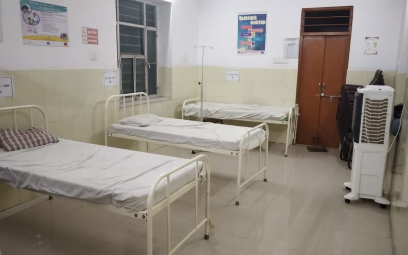 राजसमंद : हीट वेव के मध्येनजर चिकित्सा संस्थानो में व्यवस्थाओं को जांचने पहुंचे सीएमएचओ