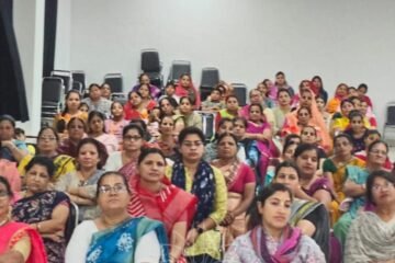 कर्म ज्ञान योग की जननी गीता 