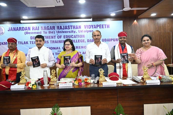 विद्यापीठ में शांति शिक्षा-विचार एवं कर्म विषयक दो दिवसीय अंतरराष्ट्रीय संगोष्ठी का भव्य शुभारंभ