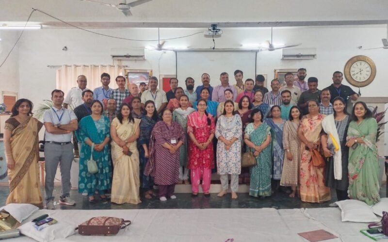 संस्कार और मूल्यों से ही समाज में सशक्त भूमिका निभा सकता है व्यक्ति : प्रो सारंगदेवोत