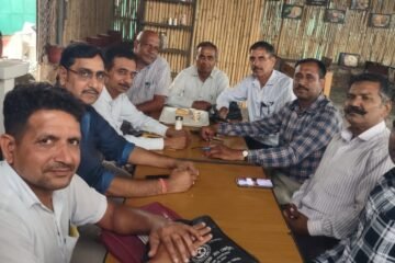 शिक्षक संघ राष्ट्रीय की समीक्षा बैठक का आयोजन
