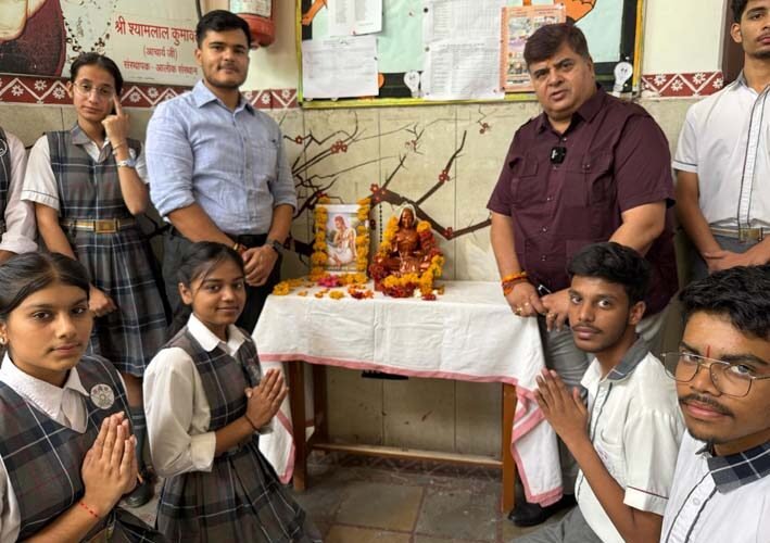 आलोक में आदि शंकराचार्य और सूरदास जयंति मनाई