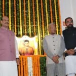 सांसद डॉ रावत ने संविधान सदन में दी वीर सावरकर को श्रद्धांजलि