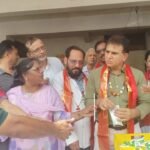 भारतीय लॉयन्स परिसंघ ने अस्पताल में वितरित की निशुल्क छाछ, भीषण गर्मी में छाछ पीकर तृप्त हुए लोग
