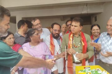 भारतीय लॉयन्स परिसंघ ने अस्पताल में वितरित की निशुल्क छाछ, भीषण गर्मी में छाछ पीकर तृप्त हुए लोग