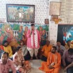 भगवान जगन्नाथ स्वामी की विशाल रथ यात्रा में शामिल भक्तगण मेवाड़ी परिधान तथा महिलाएं केसरिया साड़ी पहनकर साथ चलेगी