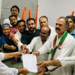  विद्युत कटौती के विरोध एवं अनियमित हो रही कटौती का स्थायी समाधान निकालने को लेकर उदयपुर शहर जिला कांग्रेस कमेटी ने दिया ज्ञापन