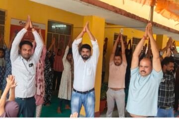 भाजपा मण्डल कनबई ने किया योगाभ्यास 