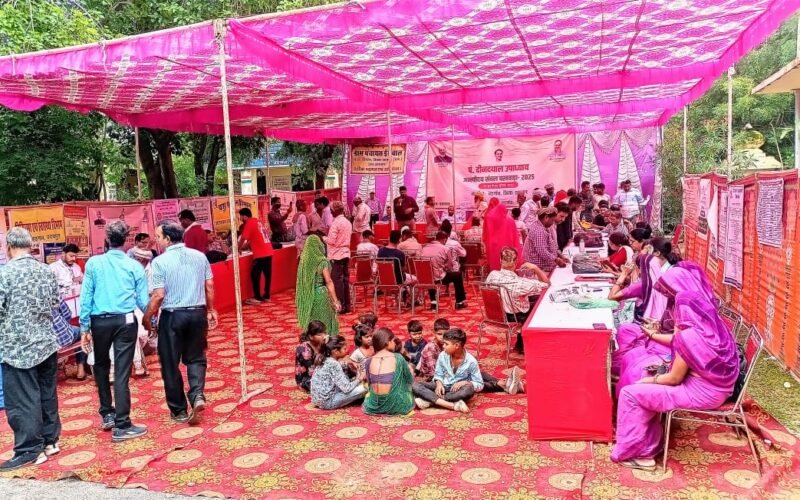 कागज़ों में गुम हुई पुरखों की ज़मीन अन्त्योदय शिविर में मिली वापसी