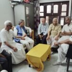 घनश्याम तिवारी का स्वागत, शास्त्री के निवास पर गये